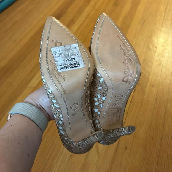 Shoes - Picture 5 of 5